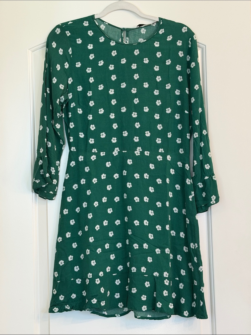 Lush Green Mini Dress with White Floral Print, size Medium